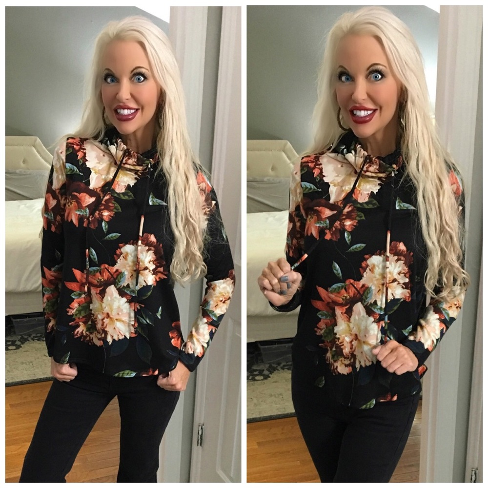 LAST 1! ❤️ Gorgeous Super Soft Brushed Floral Top! - Picture 3 of 5